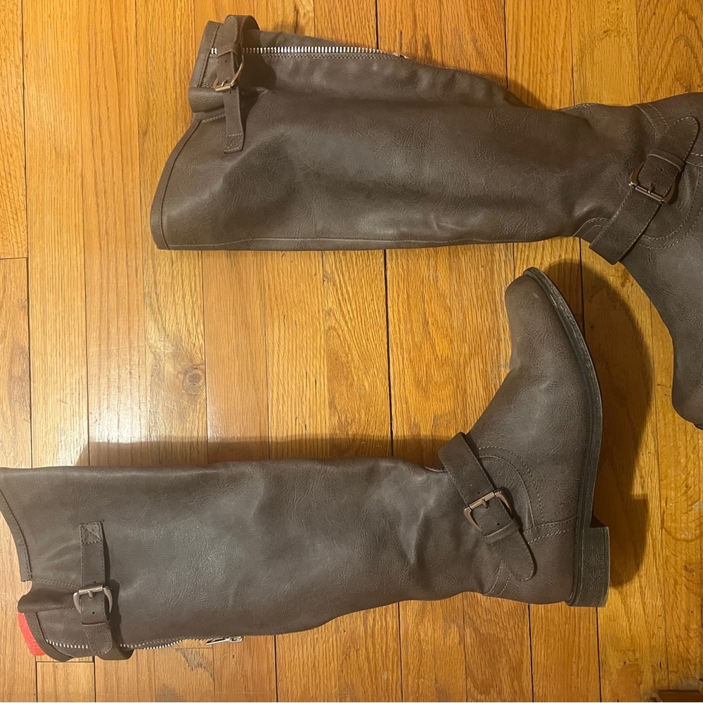 Stylish Over the Knee Gray Boots